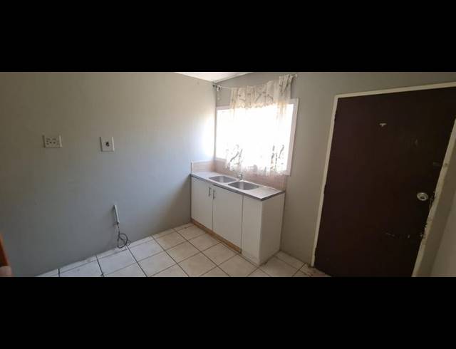 2 BEDROOM HOUSE FOR SALE IN STANMORE